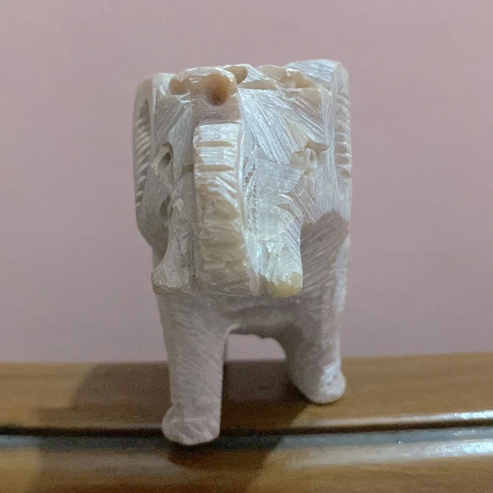 SOLD YEY !!  New Elephant Mother & Baby Inside Hand Carved Soapstone Pinkish - Picture 2 of 11